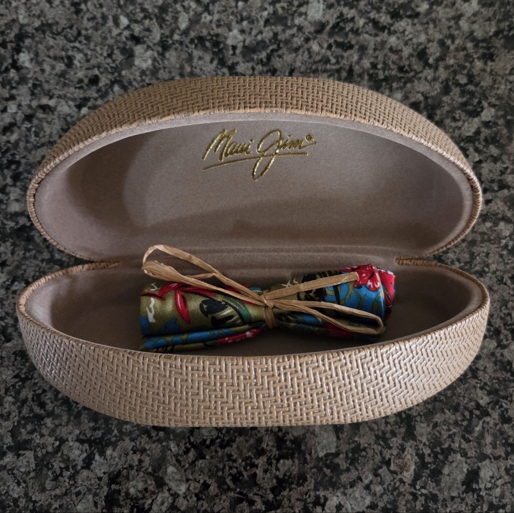 NWOT Maui Jim Clamshell Sunglasses Case